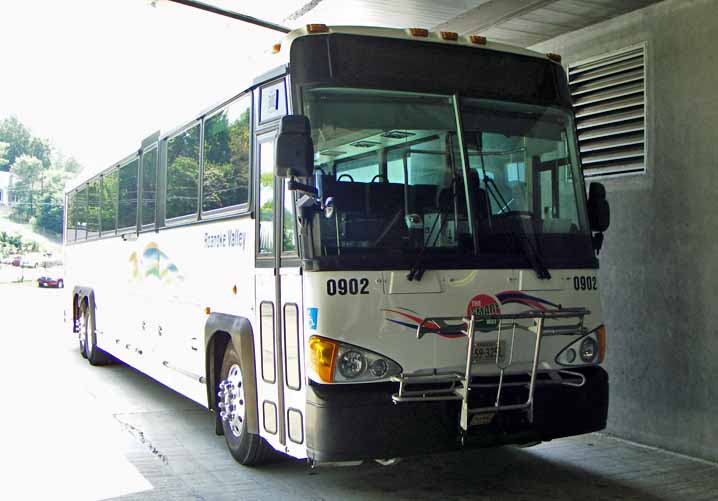 Roanoke Valley MCI D4500CT 0902